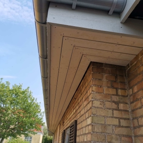 Renovering af udhæng og tagkant på murstenshus